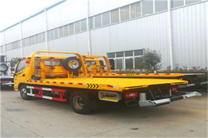 遵化附近拖车救援搭电